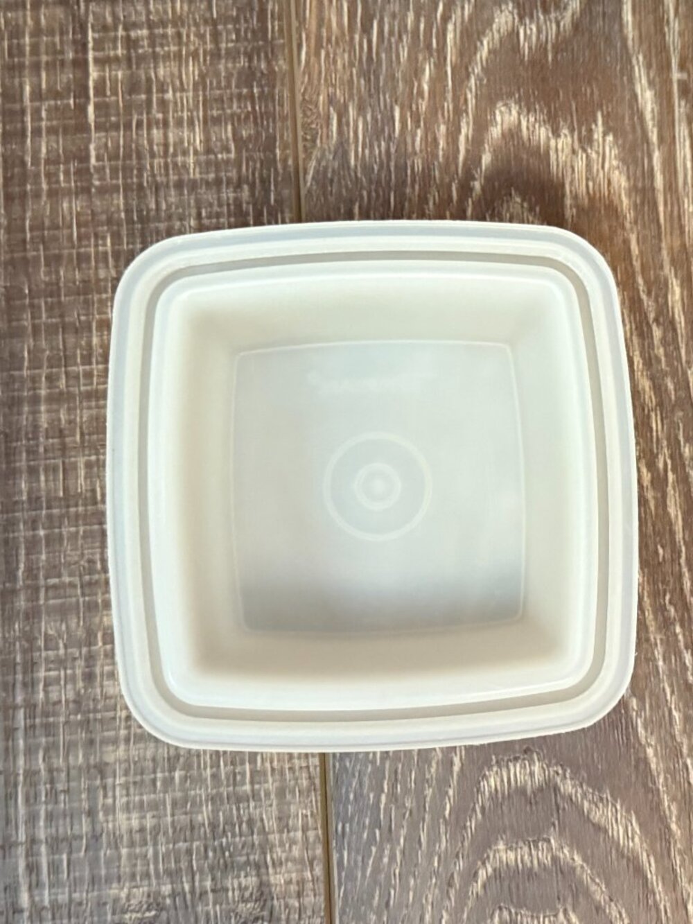 Tupperware Pick-A-Deli Pickle Container - Picture 16 of 16